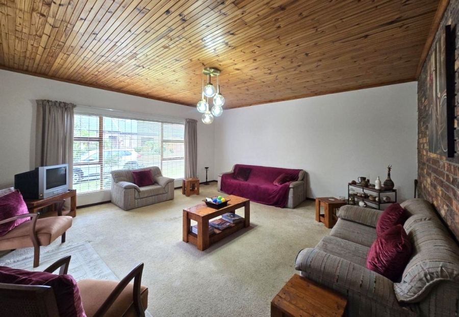 4 Bedroom Property for Sale in Noorsekloof Eastern Cape
